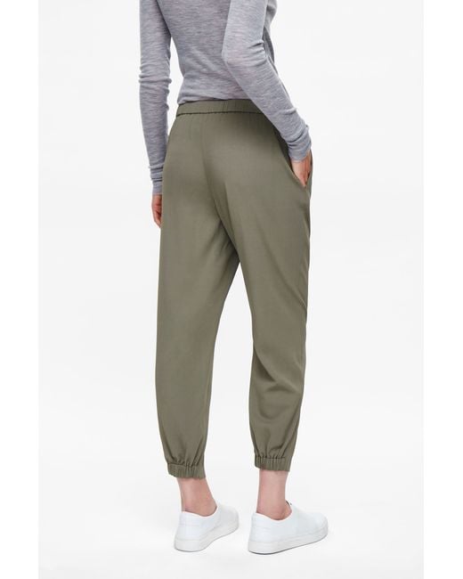 Shop by category A best-in-class khaki with dress pants details like a crisp cuffed hem. Constructed with comfort in mind, they feature added stretch for performance, a super-soft hand and a Comfort Waistband, which offers up to 2